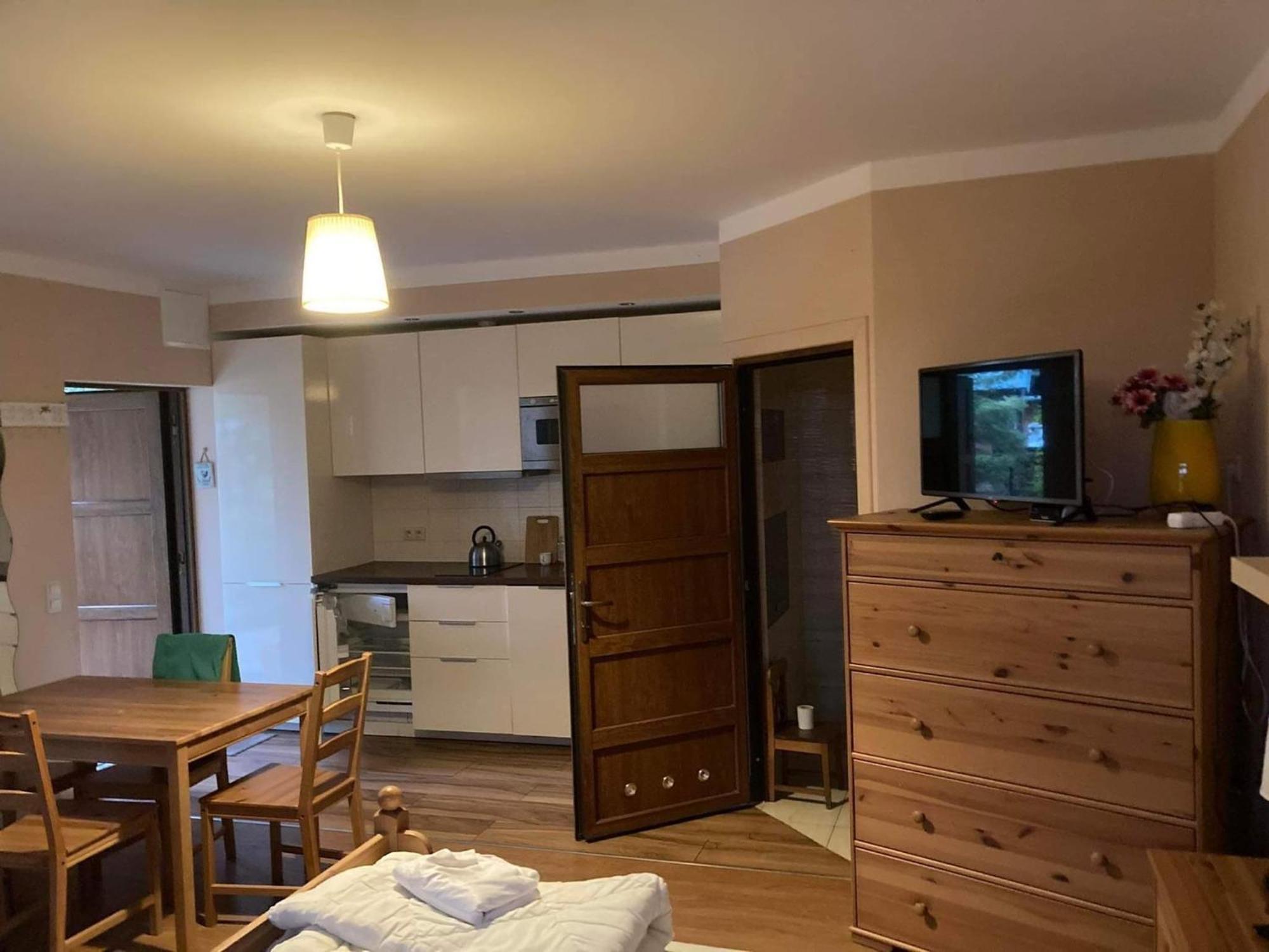 Comfortable 2-Room Apartment, ポビエロボ エクステリア 写真